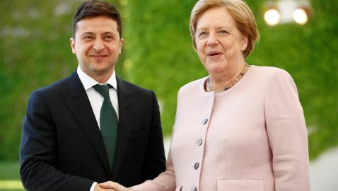 Посол: Зеленский поговорил с Меркель по телефону