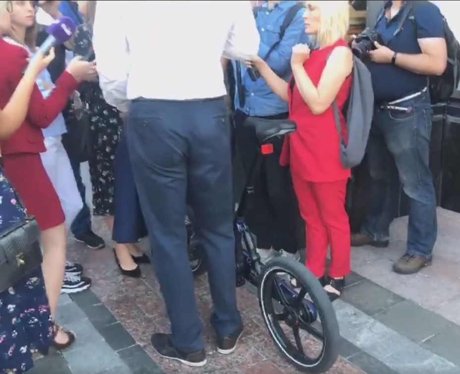 Кличко приехал в Раду на велосипеде - 2 - изображение