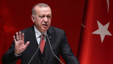 Эрдоган раскритиковал ношение браслетов, посвященных арестованным морякам