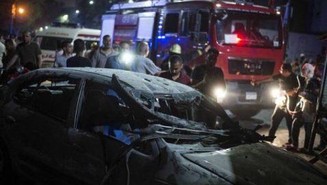 В Каире при взрыве из-за авто погибли 17 человек