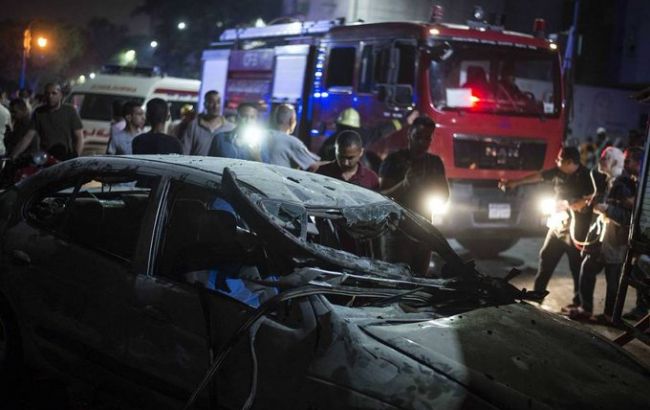 В Каире при взрыве из-за авто погибли 17 человек