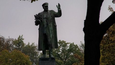 Россия заявила Чехии демарш из-за осквернения памятника Коневу