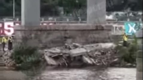 Киевская мэрия прокомментировала частичный обвал пешеходного моста