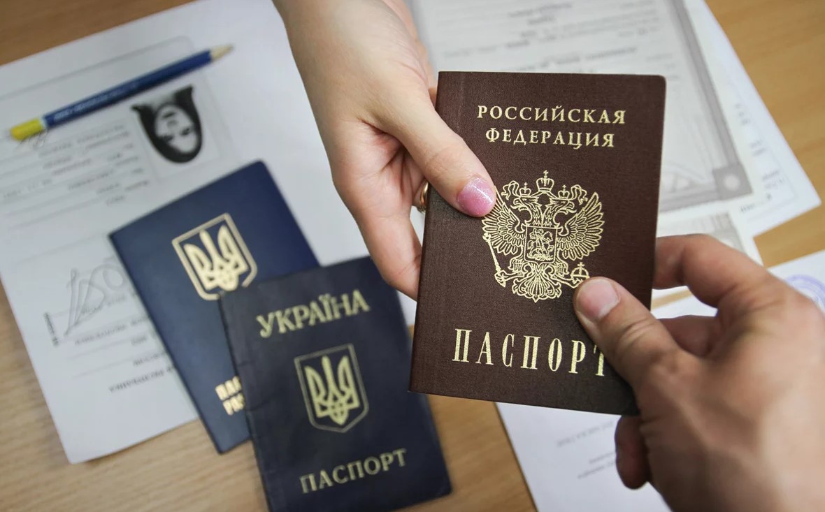Матиос назвал число жителей неподконтрольного Донбасса, получивших паспорта РФ