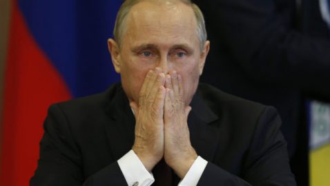 Опрос: рейтинг Путина упал до минимума за 18 лет