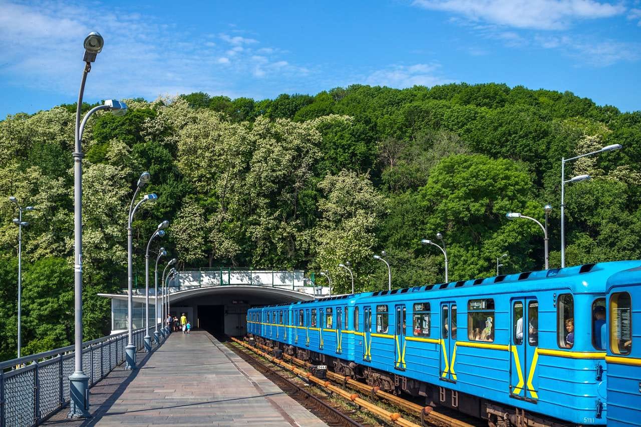 Спецоперация у моста Киева: возобновлено движение по красной ветке метро