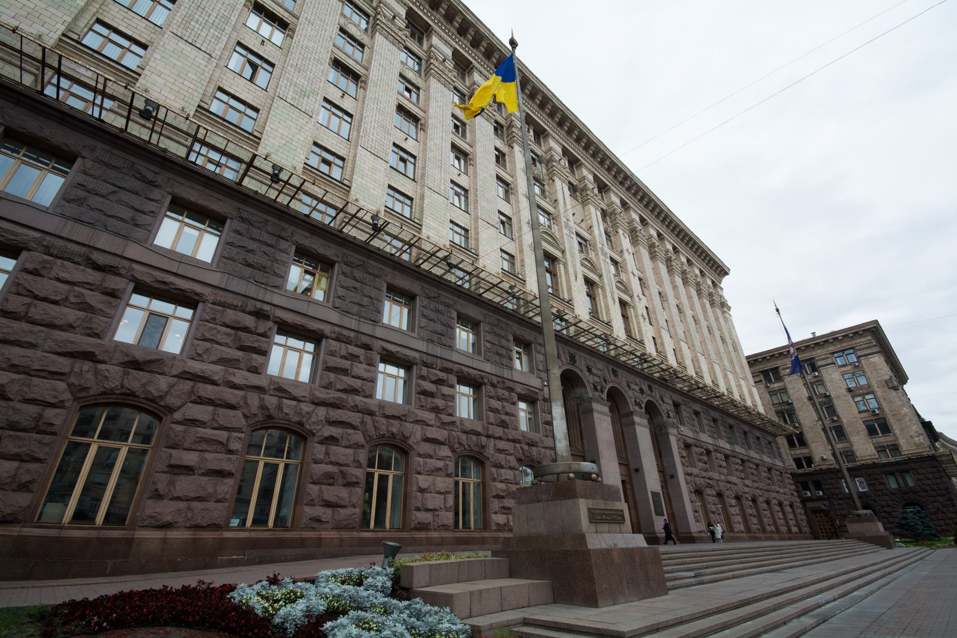 Киевсовет ищет SMM-щика за 2,5 млн гривен