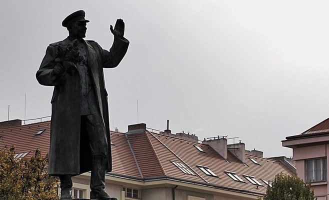 В Праге памятник Коневу перенесут в музей