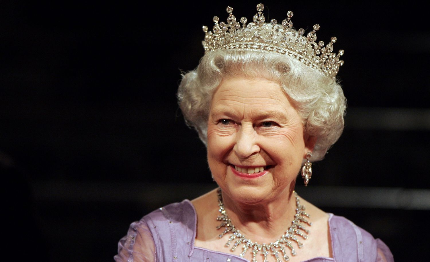 Елизавета II одобрила законопроект об отсрочке Brexit