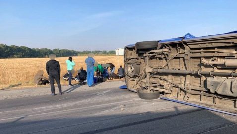 В Черкасской области столкнулись маршрутка и грузовик: до 11 пострадавших