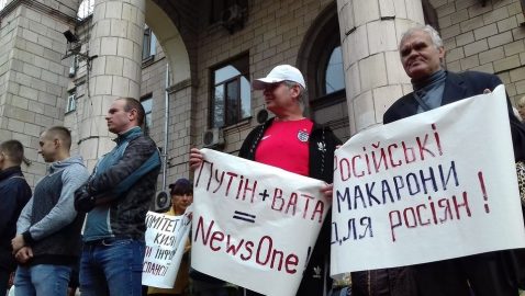 На заседании Нацсовета по NewsOne произошла стычка с участием Карася и Стерненко