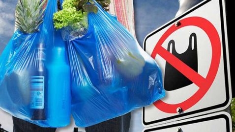 Кабмин собирается запретить пластиковые пакеты