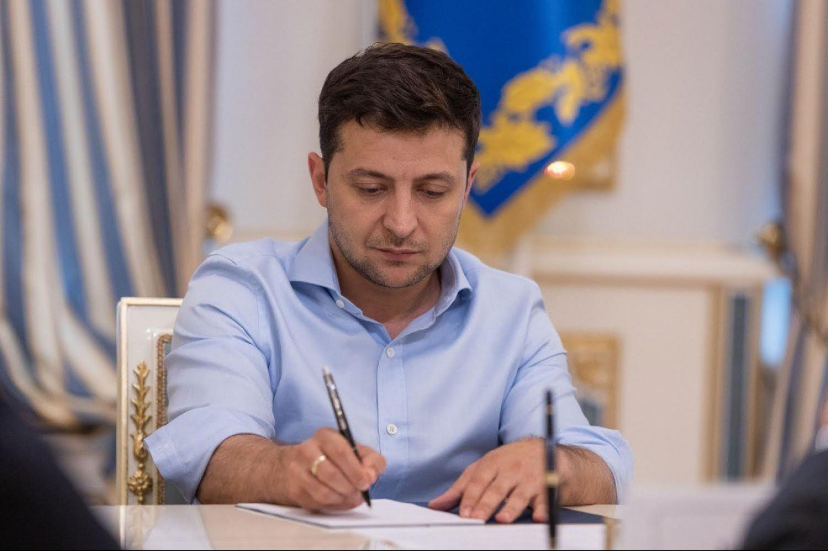 Зеленский подписал закон об отмене госфинансирования партий, набравших менее 5%