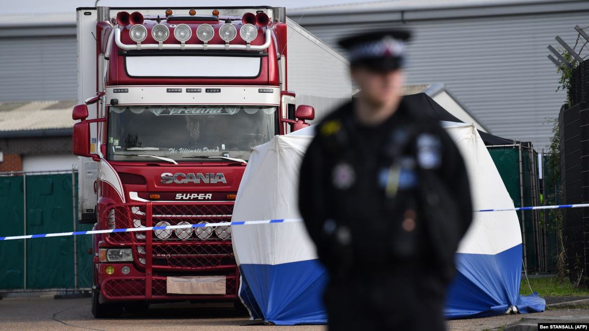 СМИ: найденные в грузовике в Англии 39 человек были гражданами Китая