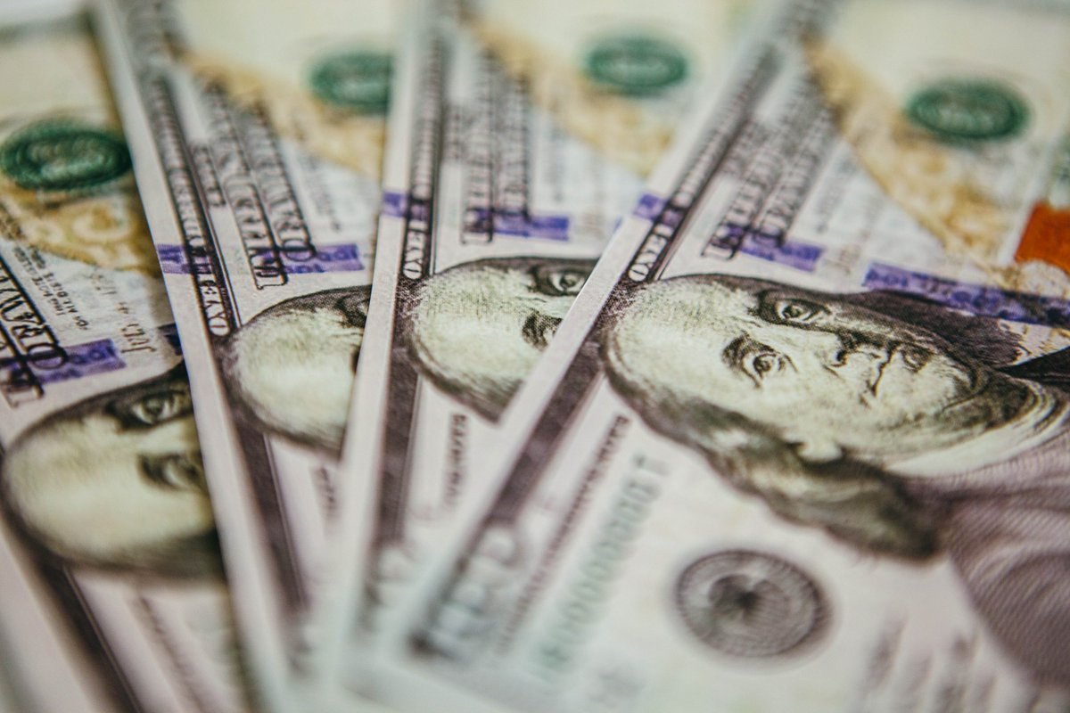НБУ отменил ограничения по покупке валюты для физлиц