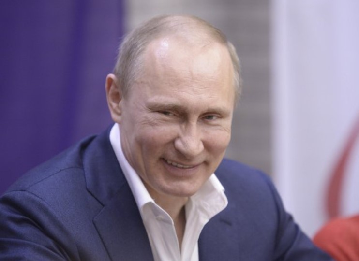 «Обязательно будем». Путин пошутил о вмешательстве в американские выборы 2020 года