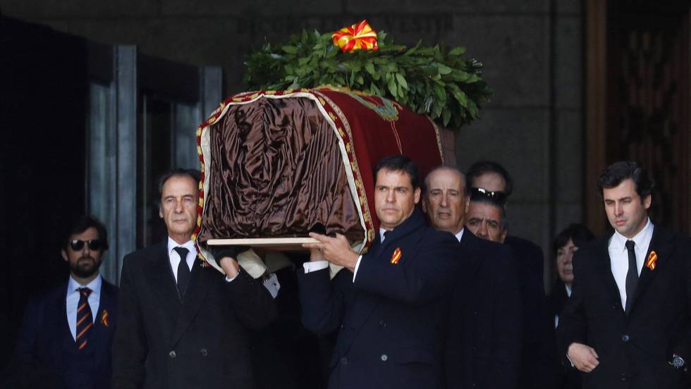 В Испании эксгумировали останки Франко