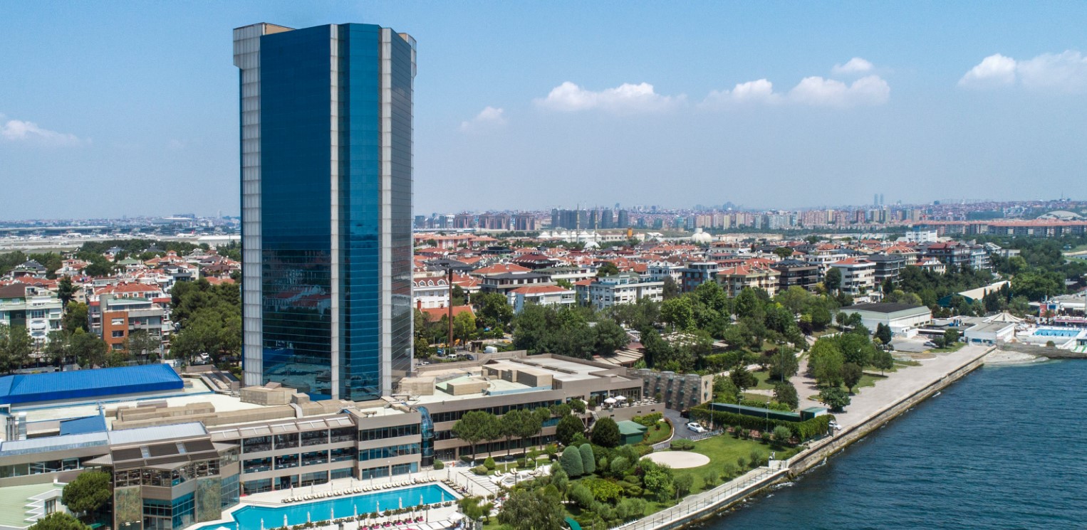 Посол Украины призвал бойкотировать турецкий отель