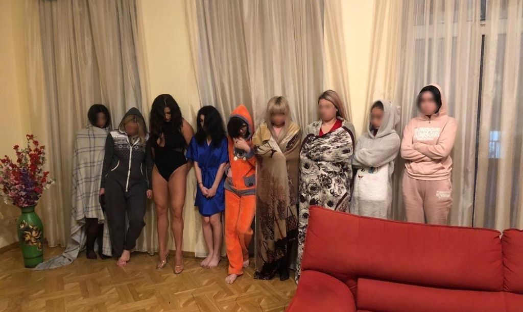 В Киеве задержали пятьдесят проституток