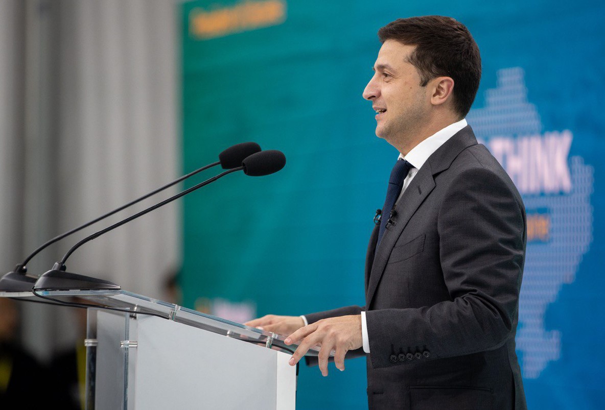 Зеленский рассказал, как хочет возвращать Донбасс и Крым