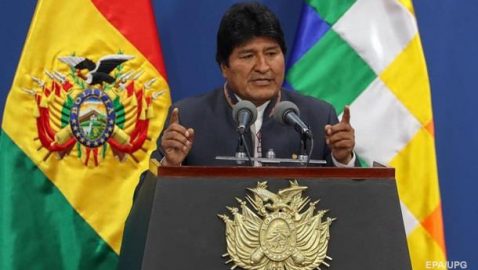 Президент Боливии подал в отставку из-за протестов