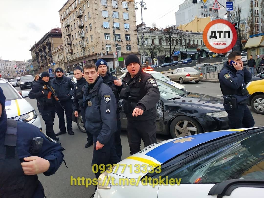 В центре Киева столкнулись 12 авто из-за погони полиции за пьяным – СМИ - 1 - изображение