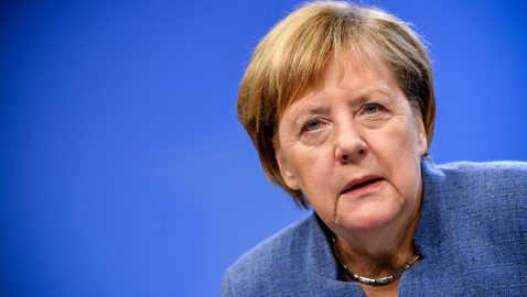 Меркель ответила на слова Макрона о «смерти мозга» НАТО