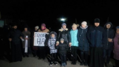 Зеленский добрался в Очаков, на въезде его встретили митингующие