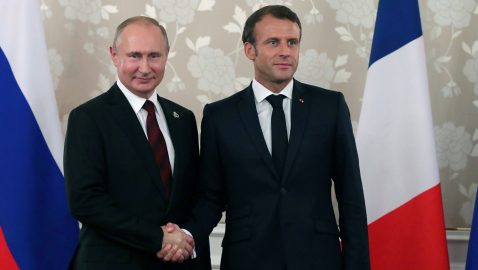Макрон и Путин обсудили выполнение Минских соглашений