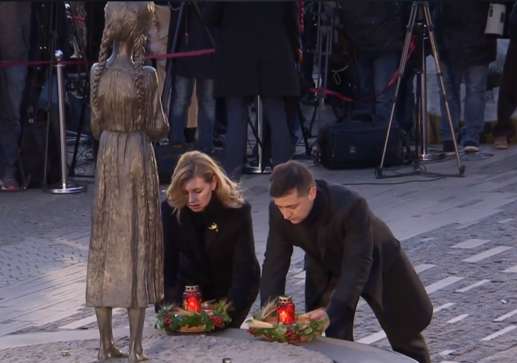 «Зажги свечу!». В Украине началась акция в память о жертвах Голодомора