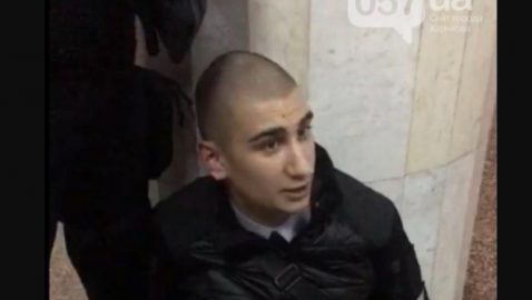 В Харькове полицейский стрелял в метро