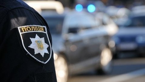 В Киеве пьяный мужчина избил патрульную
