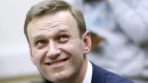 Навальный: меня не задержали, а силой выволокли из офиса