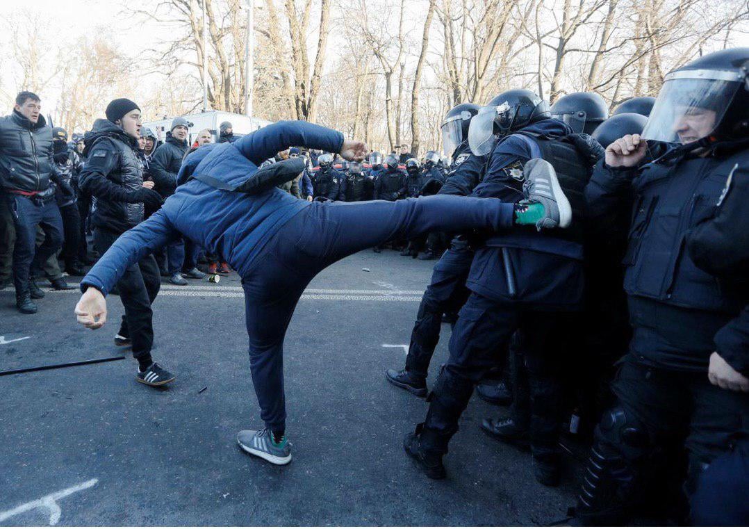 Полиция посчитала количество протестовавших возле Рады