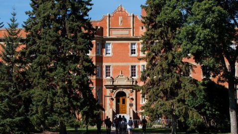 Студенты канадского университета требуют уволить преподавателя, отрицающего Голодомор