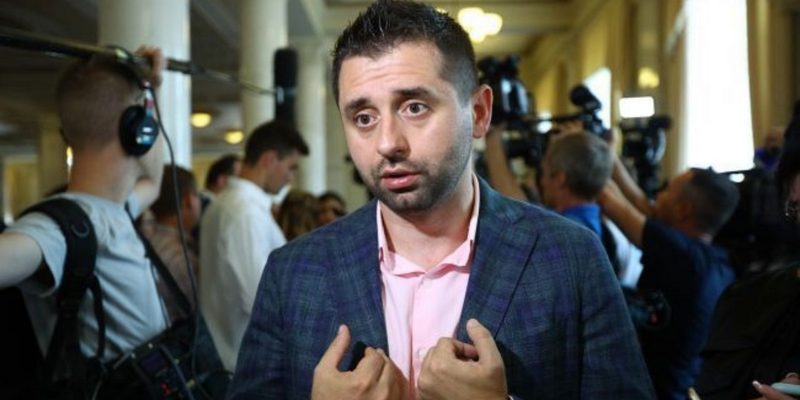 Арахамия считает, что депутатам надо платить 70-100 тысяч гривен