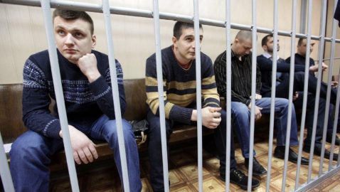 Адвокат: пятеро экс-беркутовцев уже на КПВВ «Майорское»