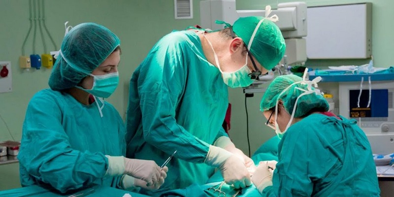 В больнице Каменского прекратили операции после смерти пациентки