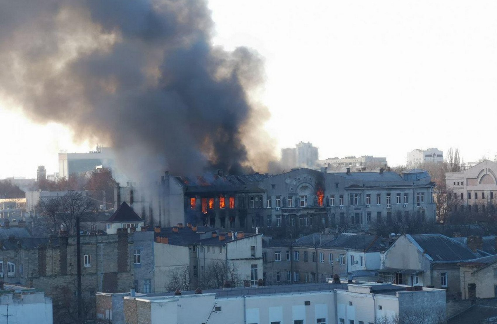 Кабмин озвучил причину пожара в колледже Одессы