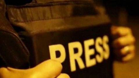 Прокуратура: В отношении напавшего на журналиста у здания суда подготовлено ходатайство о содержании под стражей