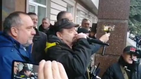 Поярков спародировал Зеленского и Януковича после суда