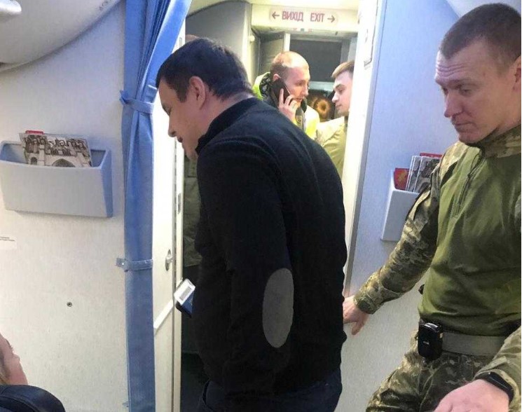 Пограничники не дали экс-нардепу Микитасю вылететь из Украины