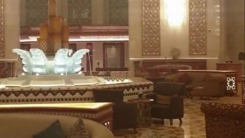 «Пыталась найти следы Суркова»: Черновол записала ролик из отеля в Омане, где жил Зеленский
