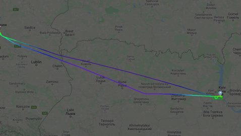 В Киеве не смог сесть самолет из Варшавы