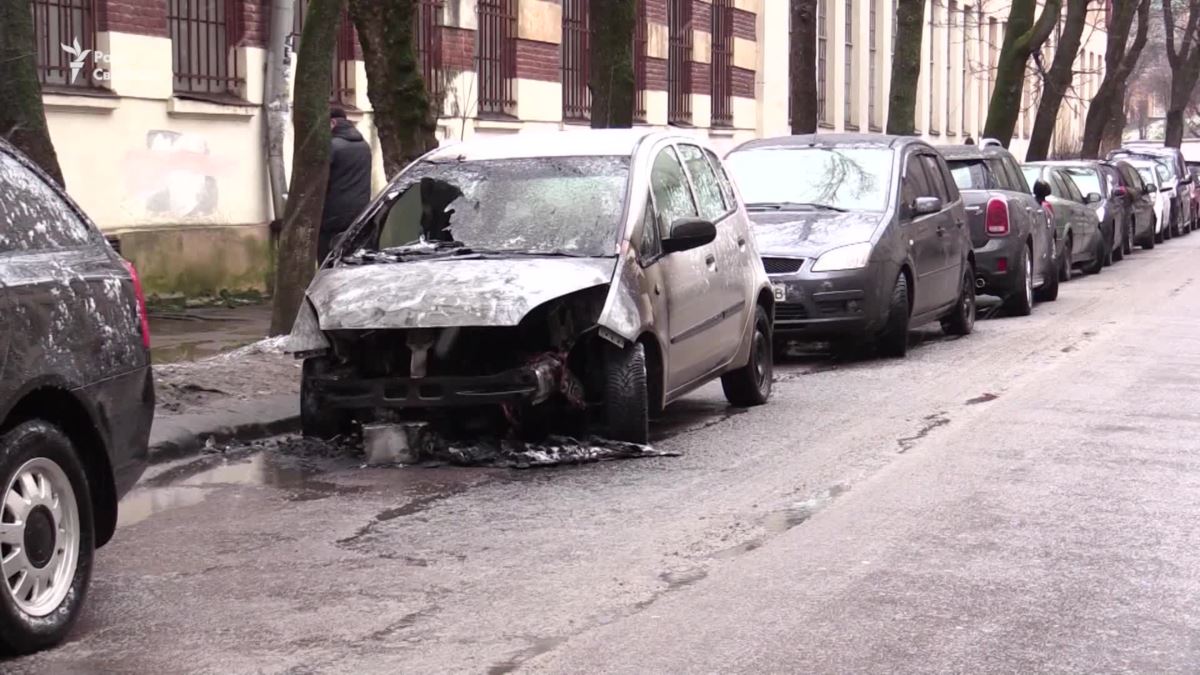 Полиция задержала подозреваемых в поджоге авто журналистки во Львове
