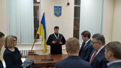 Портнов выиграл суд против Порошенко