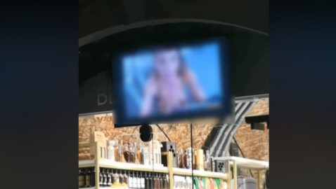 На табло в центре Львова показывали порно