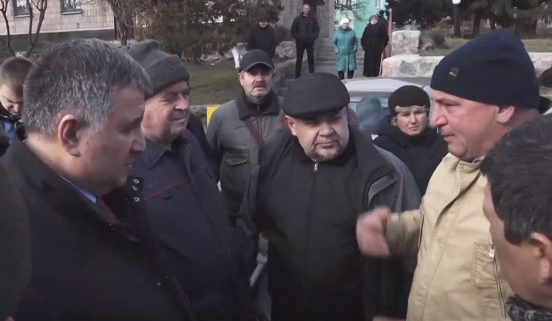 Протестующие в Новых Санжарах пожаловались Авакову на платежки за «газ-хераз»