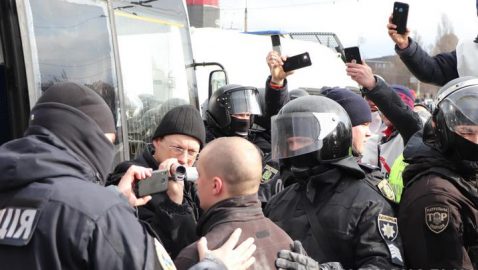 За беспорядки на «Барабашово» задержали более 50 человек
