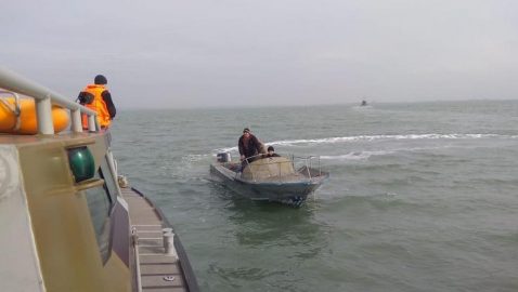 Украинские рыбаки, задержанные в Азовском море, вернулись домой